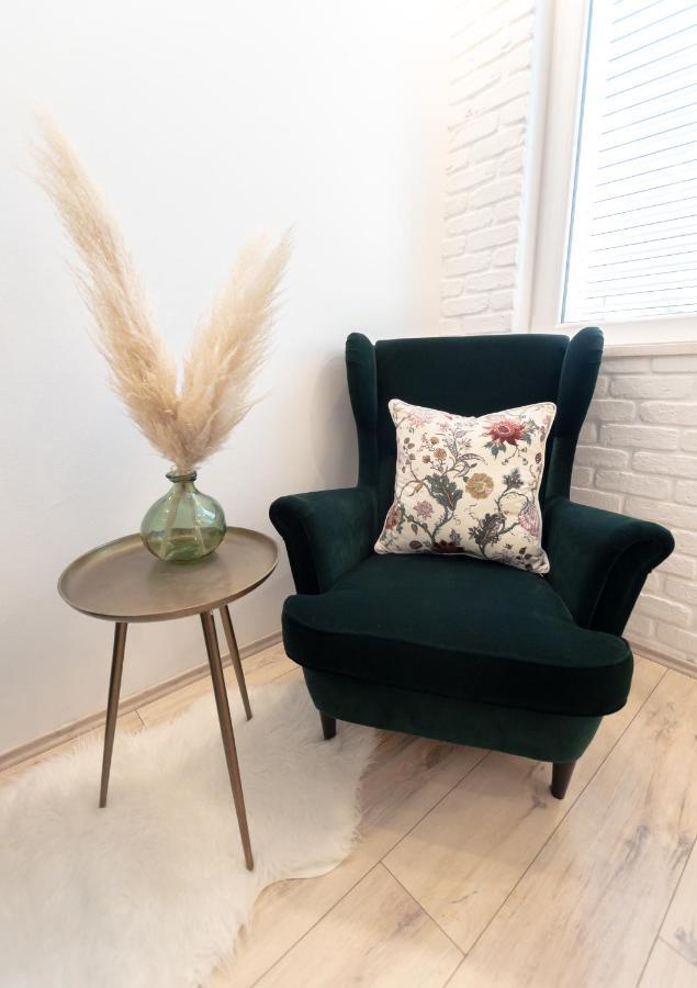 Apartments Mediteraneo Върсар Екстериор снимка