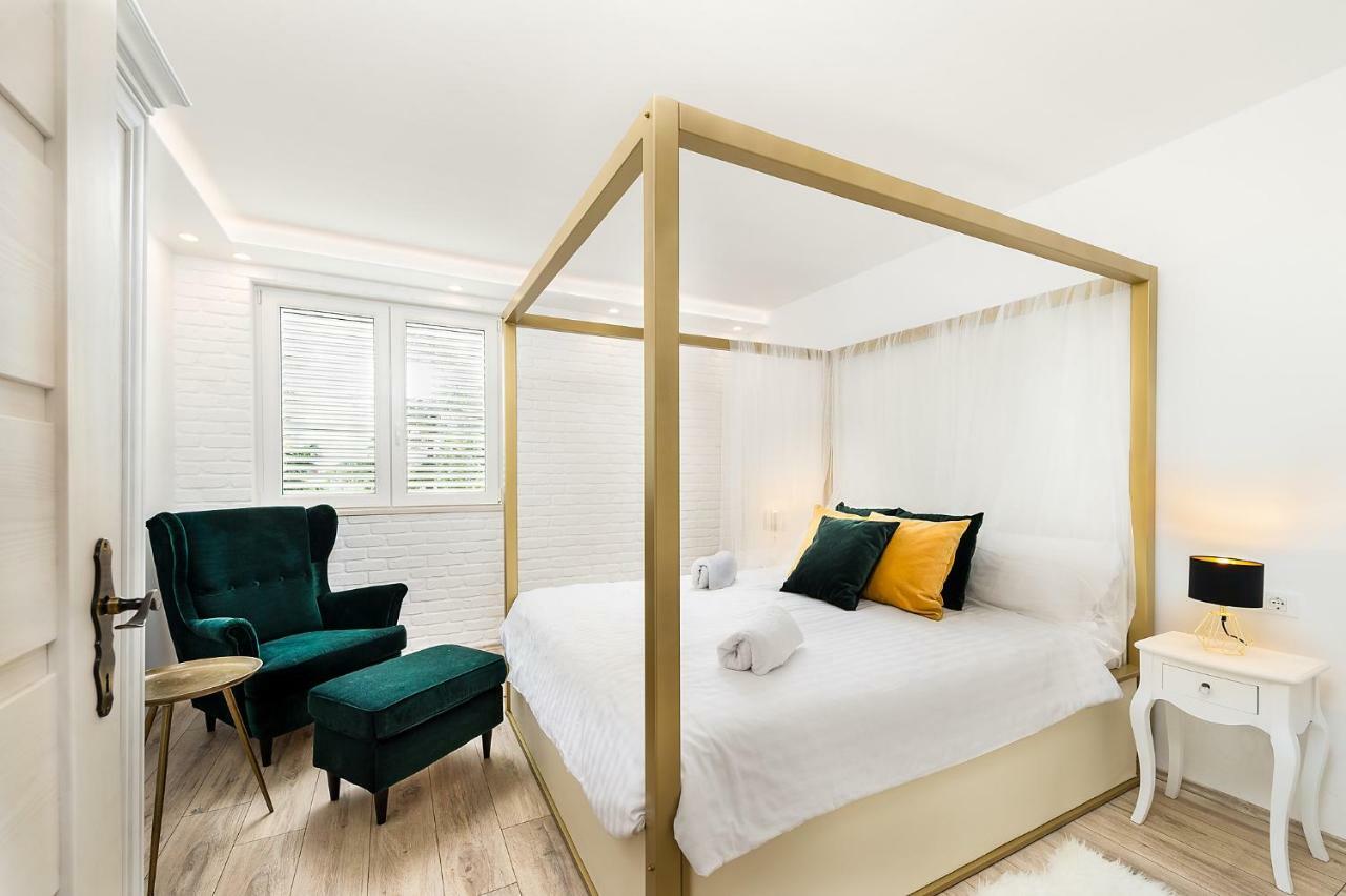 Apartments Mediteraneo Върсар Екстериор снимка