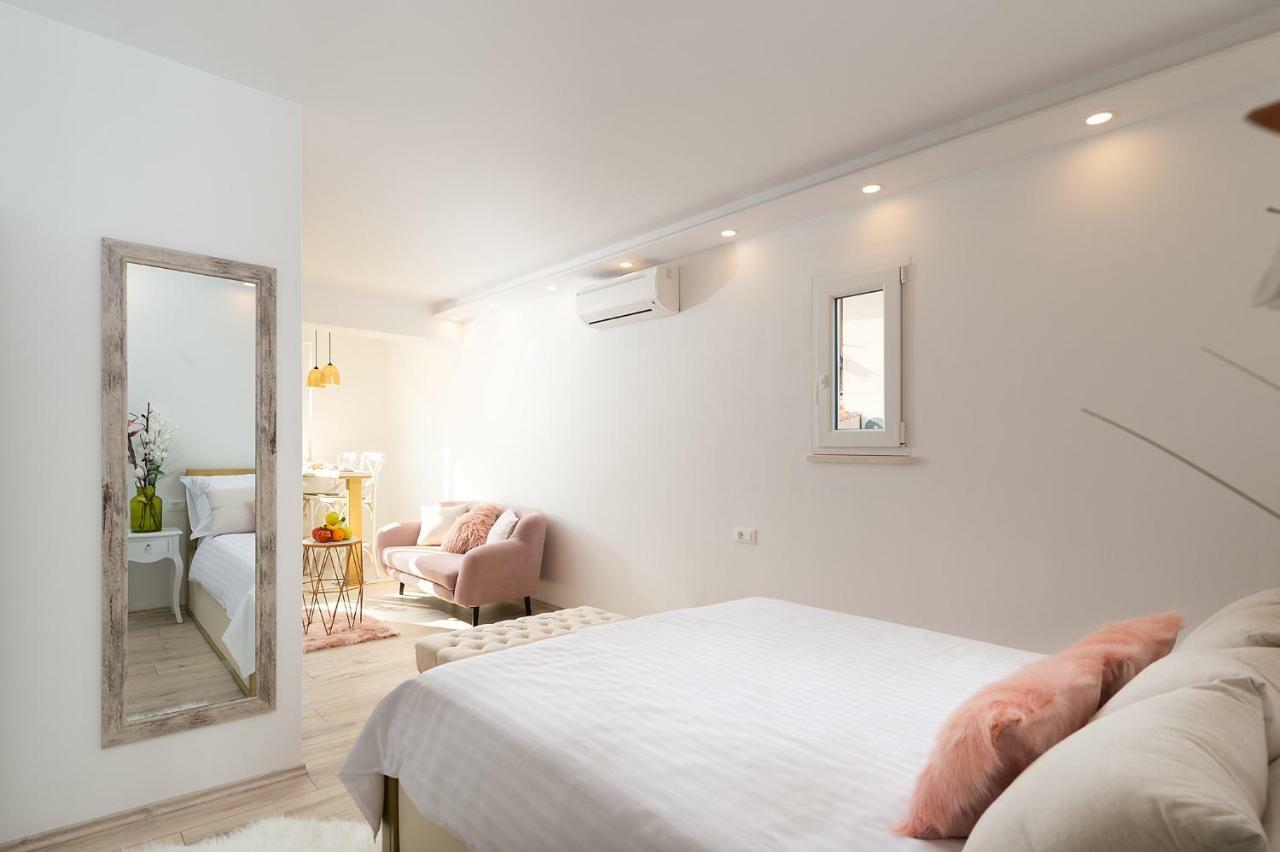 Apartments Mediteraneo Върсар Екстериор снимка
