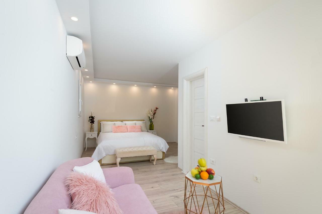 Apartments Mediteraneo Върсар Екстериор снимка