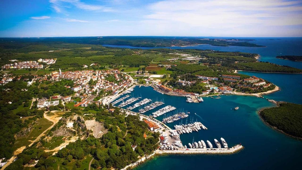 Apartments Mediteraneo Върсар Екстериор снимка