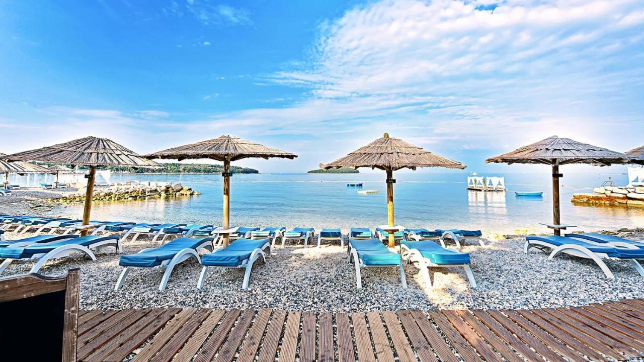 Apartments Mediteraneo Върсар Екстериор снимка